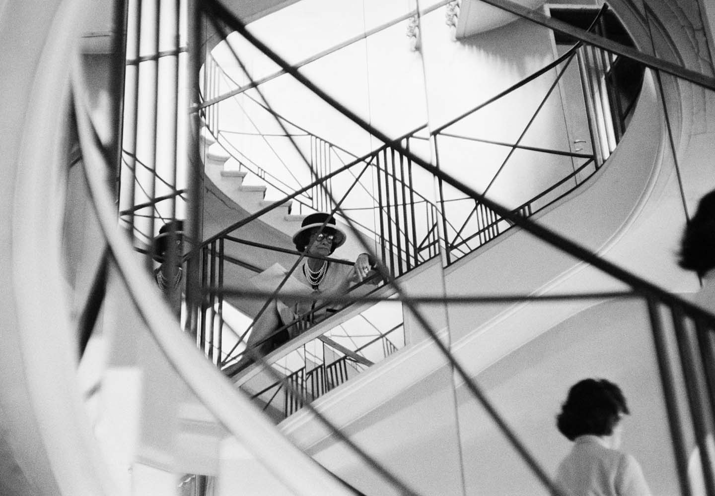 Chanel in the mirror stairs at rue Cambon 1